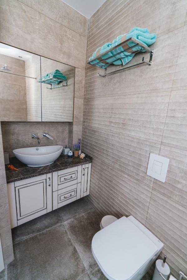 Emporio Lux House With Outdoor Jacuzzi And Sea View In Santoriniアパートメント エクステリア 写真
