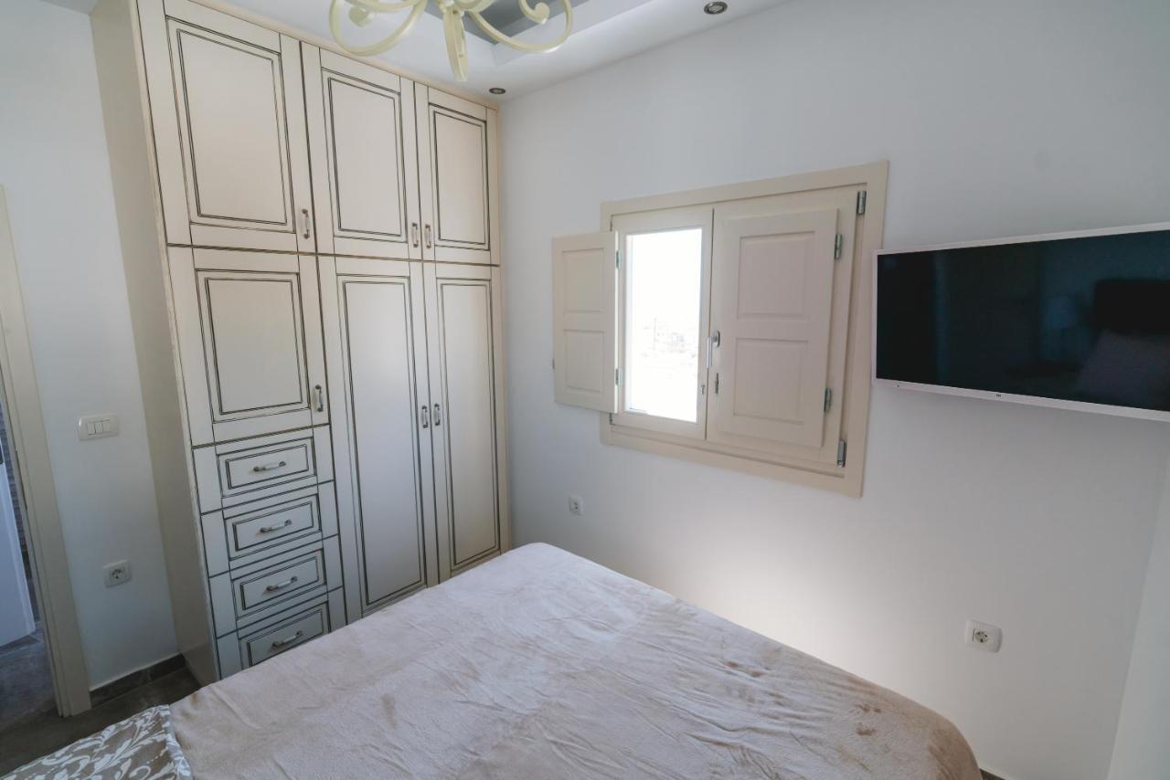 Emporio Lux House With Outdoor Jacuzzi And Sea View In Santoriniアパートメント エクステリア 写真