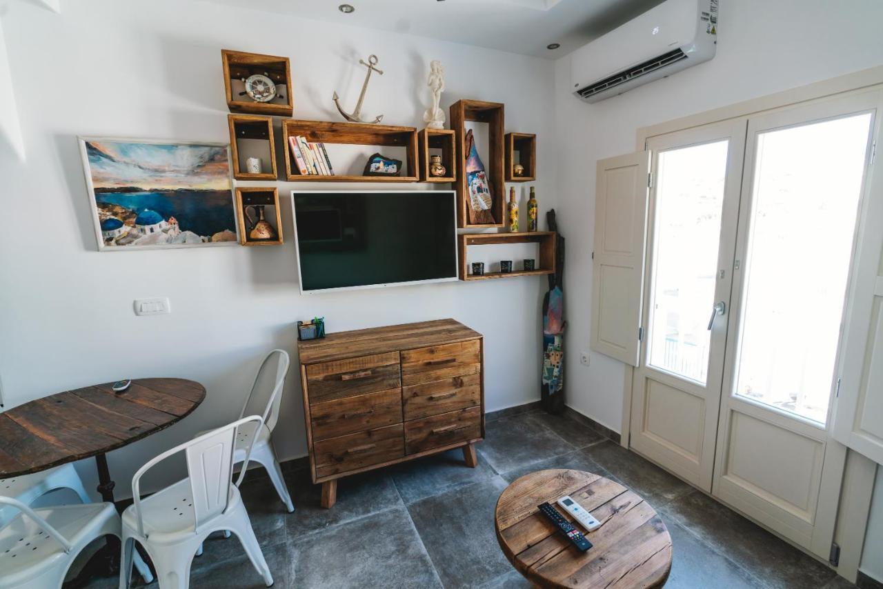 Emporio Lux House With Outdoor Jacuzzi And Sea View In Santoriniアパートメント エクステリア 写真