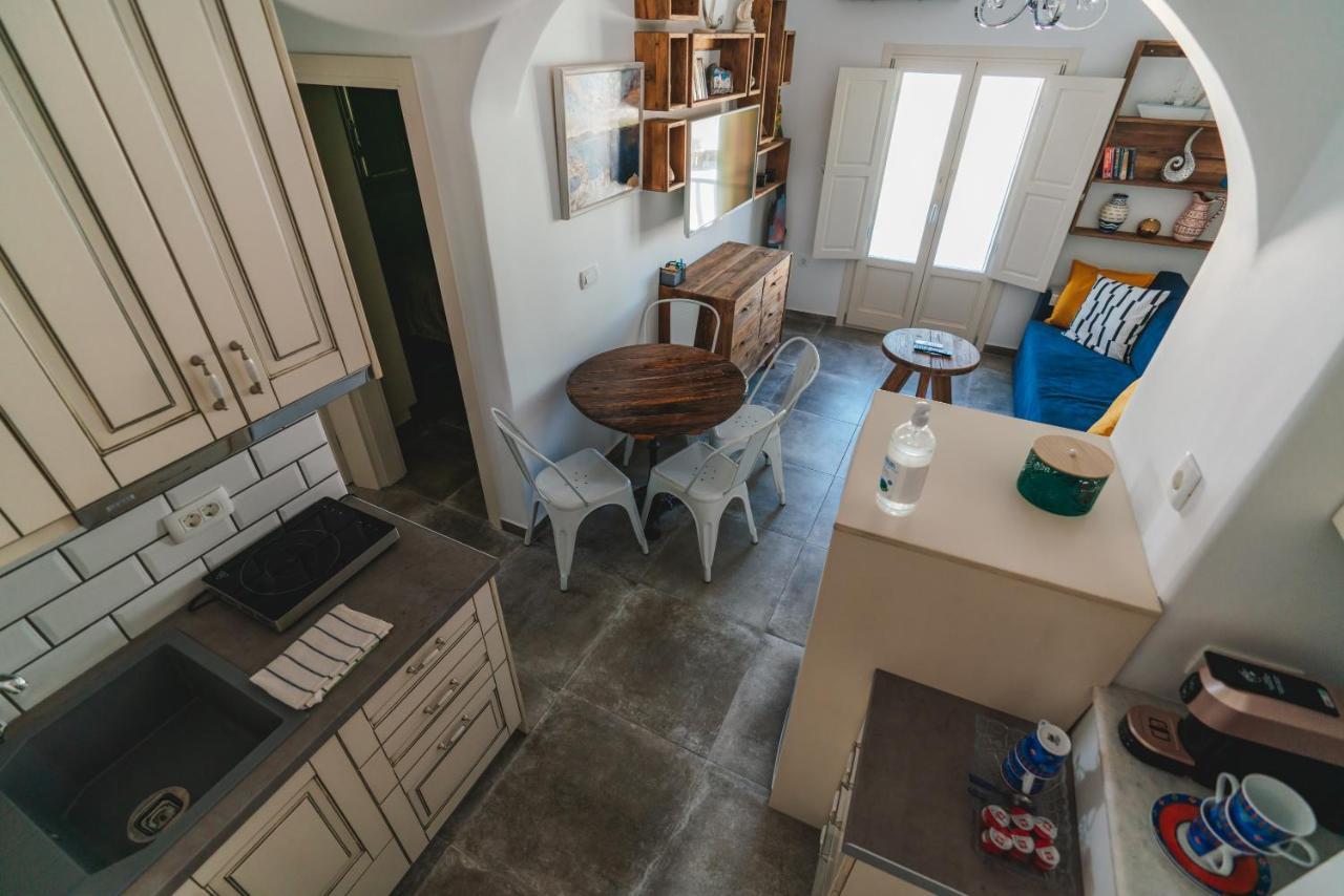 Emporio Lux House With Outdoor Jacuzzi And Sea View In Santoriniアパートメント エクステリア 写真
