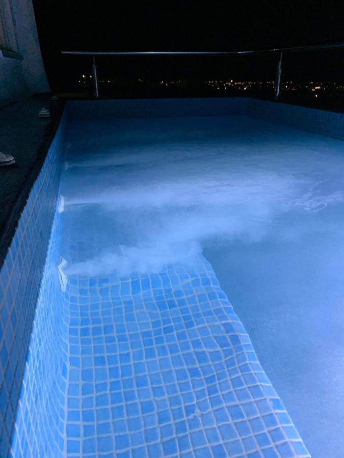 Emporio Lux House With Outdoor Jacuzzi And Sea View In Santoriniアパートメント エクステリア 写真