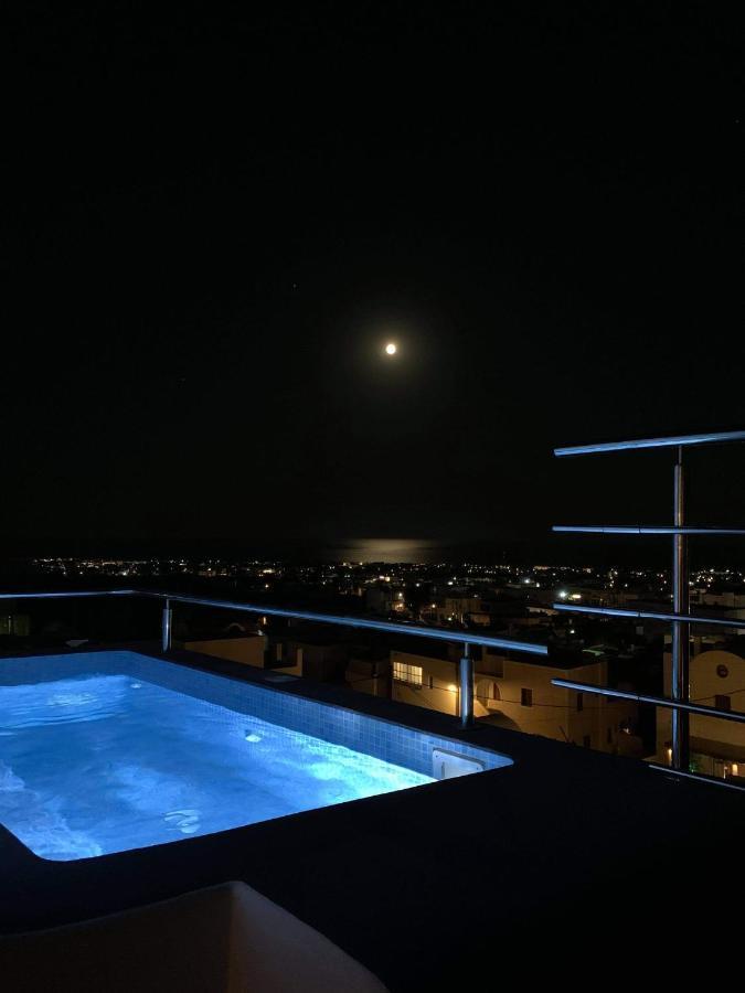 Emporio Lux House With Outdoor Jacuzzi And Sea View In Santoriniアパートメント エクステリア 写真